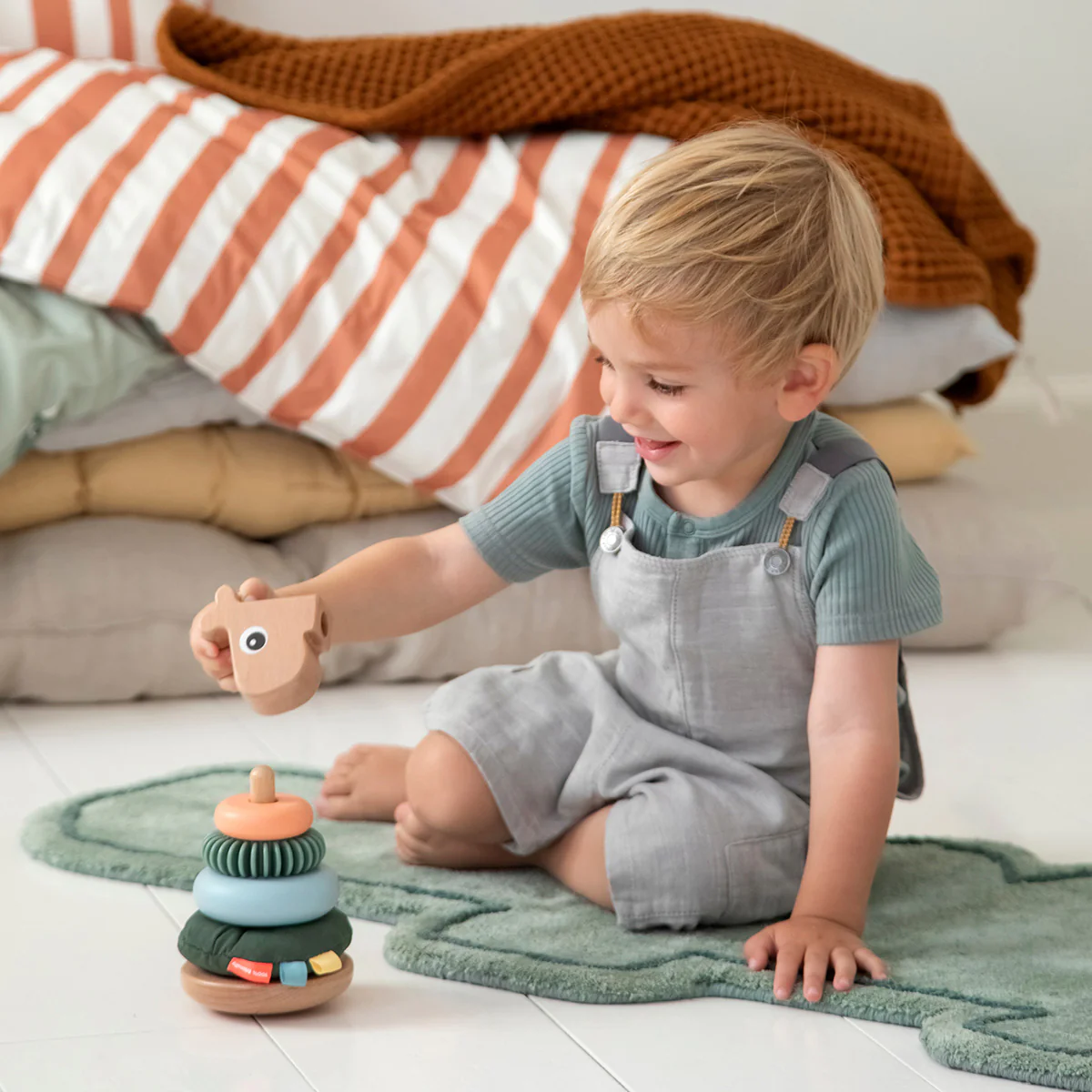 Stacking-tower-Raffi-Colour-mix-5-LS