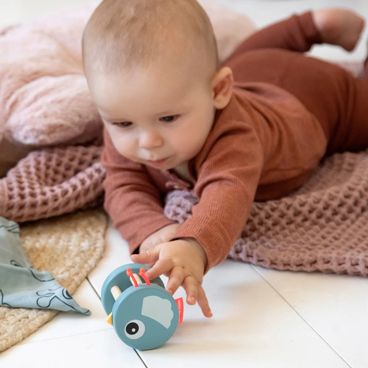 Wooden-rattle-Birdee-Blue-4-LS